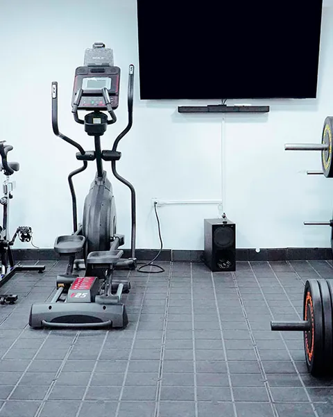 Sala de entrenamiento y fuerza de MOVID